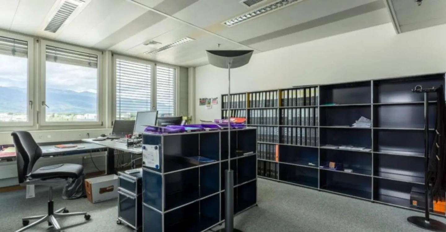 1016 m2 Räumlichkeiten im 2. Stock FTI-Zone - Foto 2 von 8