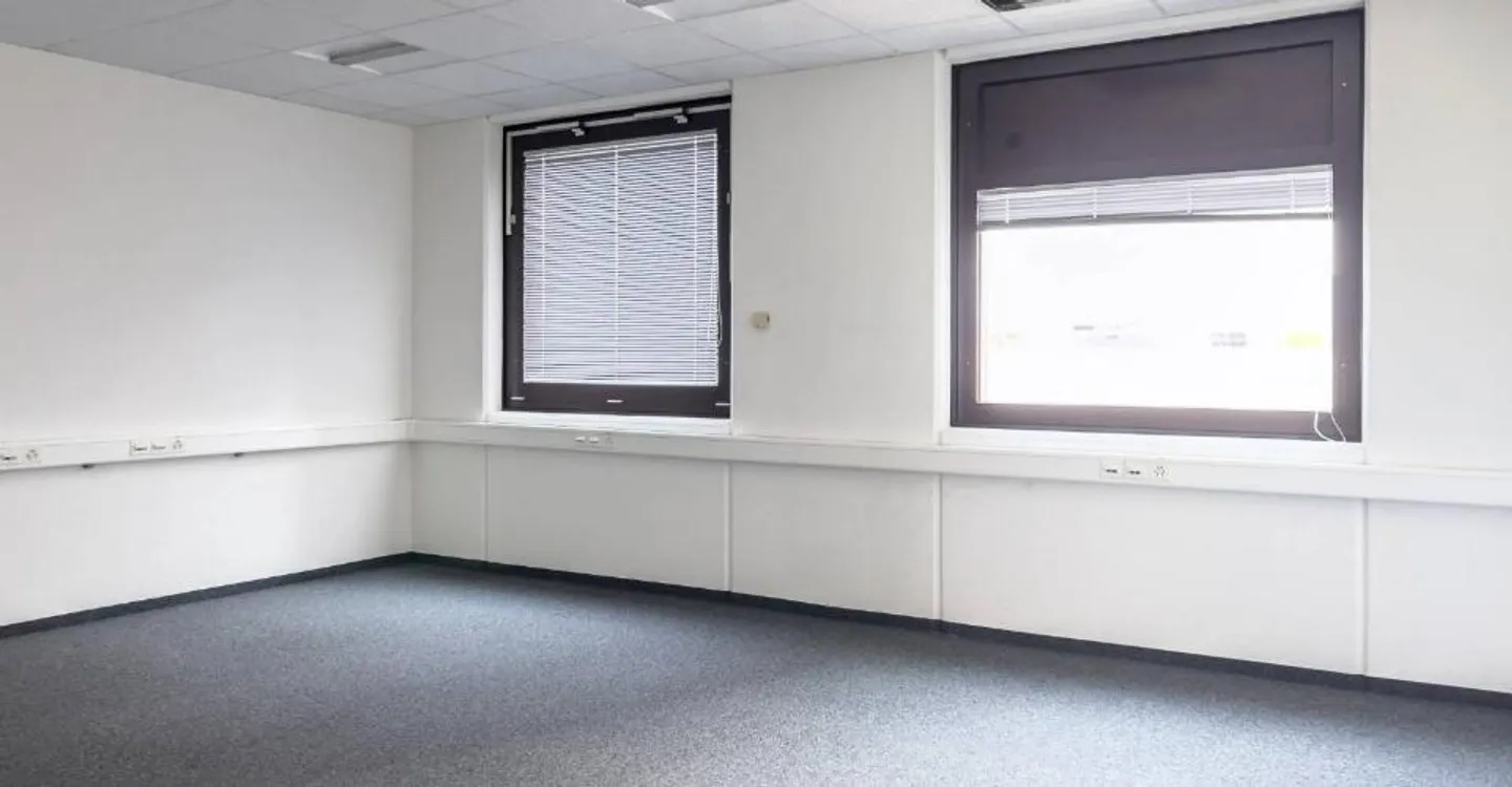 Bureaux, locaux administratifs de 373 m2 à louer à Satigny - Photo 5 of 7