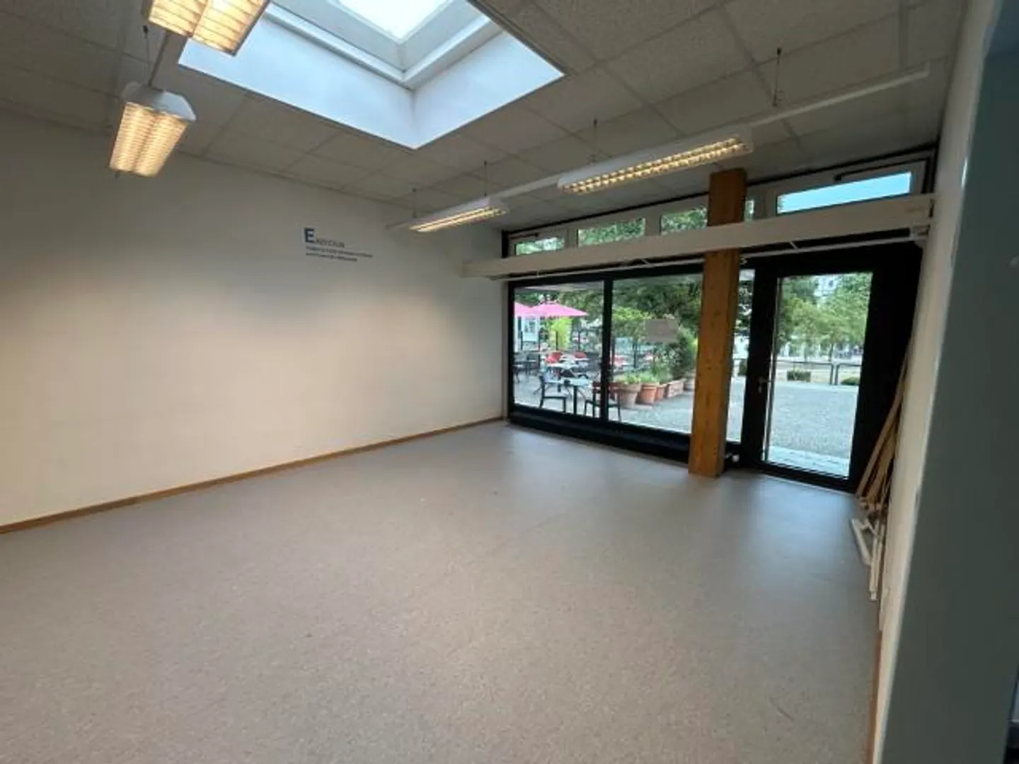 Grande arcade di circa 300 m2 al piano terra - Foto 2 di 4