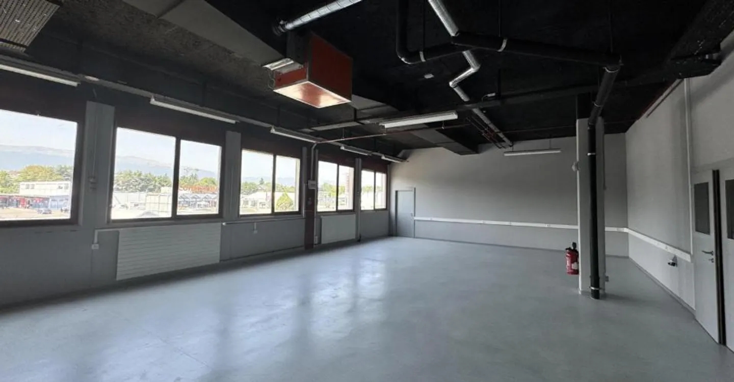 Atelier spacieux à Meyrin - Photo 2 sur 4