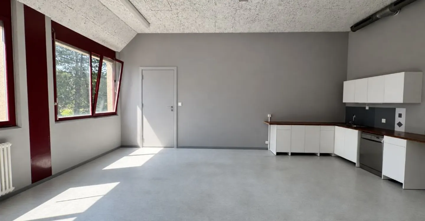 Offices 70 m2 - Photo 2 of 3