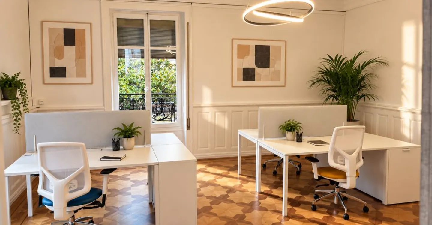 UFFICIO CONDIVISO CON 4 POSTAZIONI DI LAVORO - Foto 1 di 7