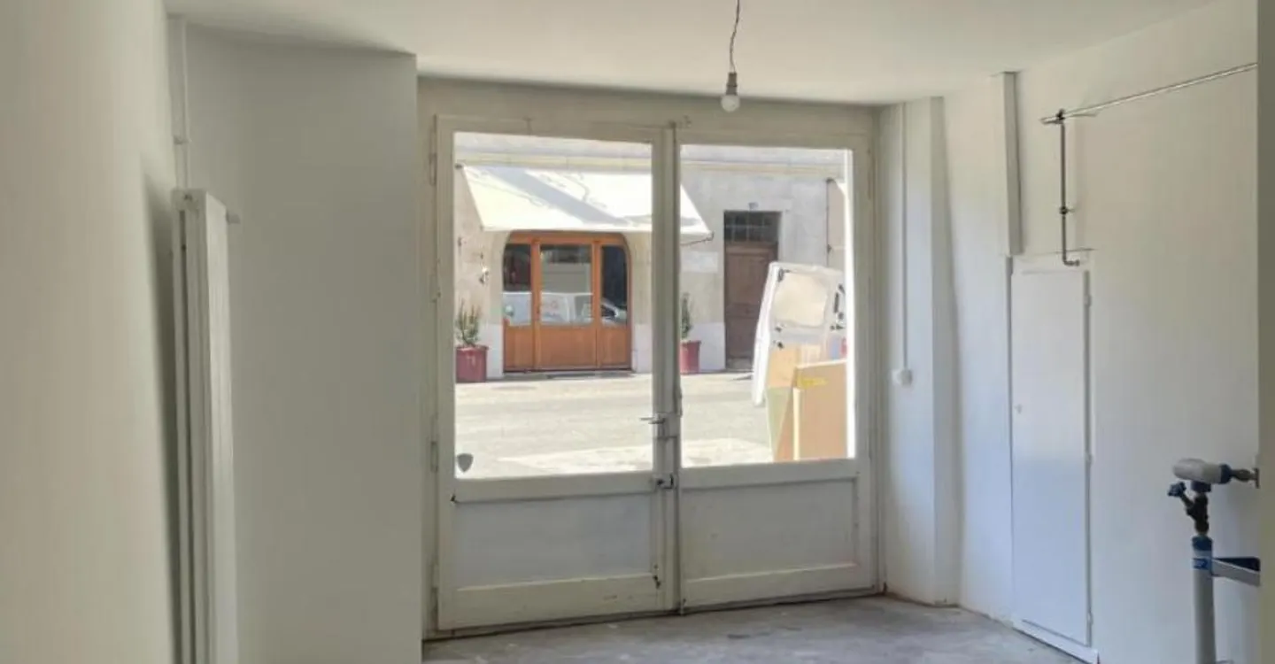 Espace Commercial au Bord du Lac - Photo 2 sur 11