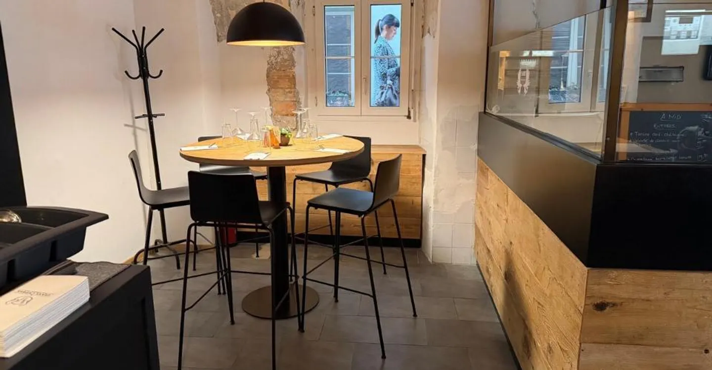 à louer Restaurant-bar avec terrasse – Vieille ville de Vevey - Photo 3 sur 5