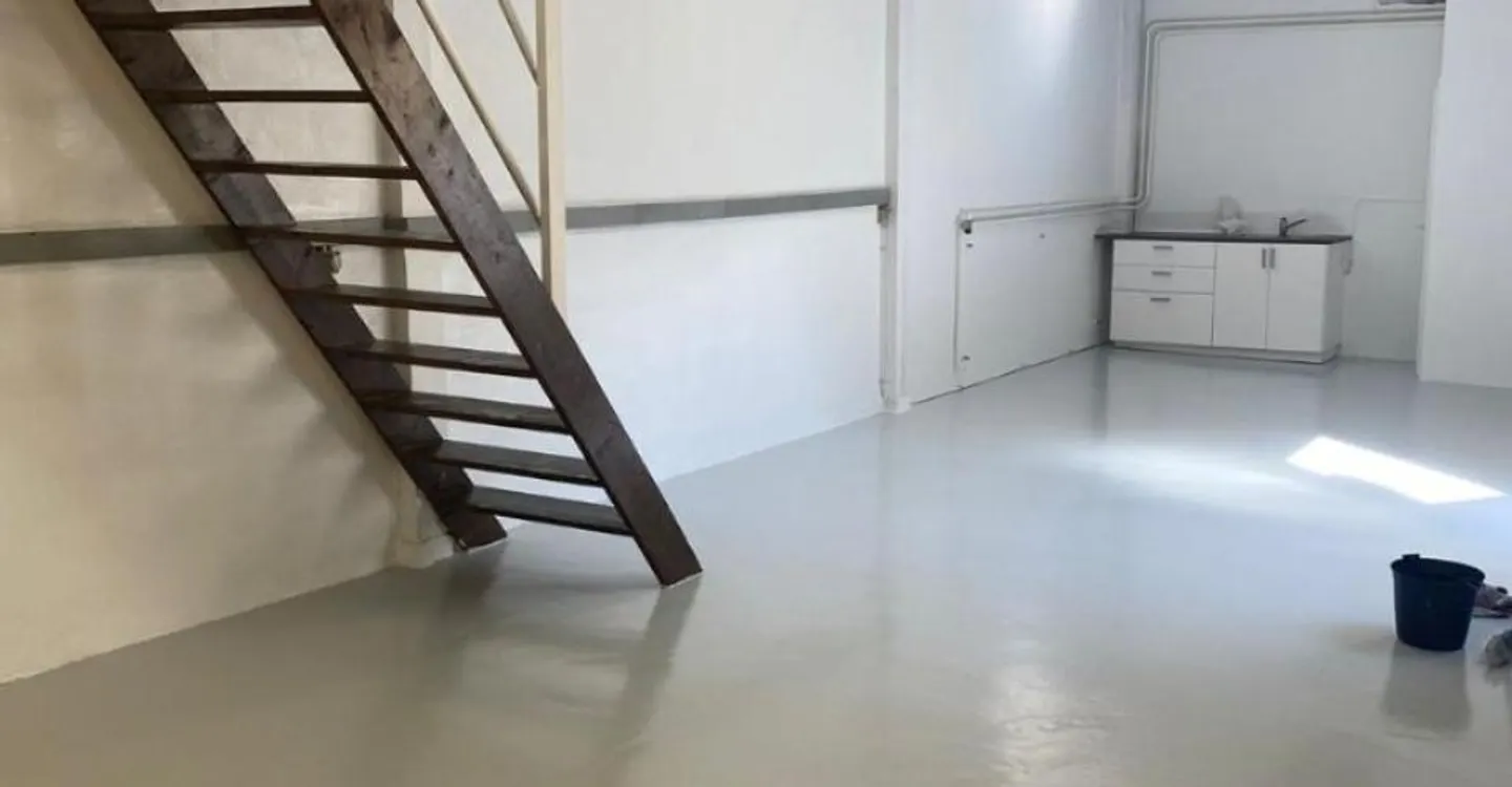 Caroige - Open Space Office ≈125 m² on the Ground Floor + Kitchen + Attic - Photo 6 of 10
