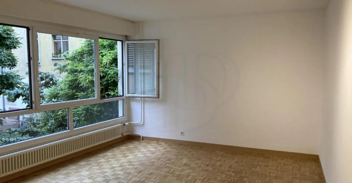 Ufficio di circa 50 m2 al 1° piano - Foto 2 di 11