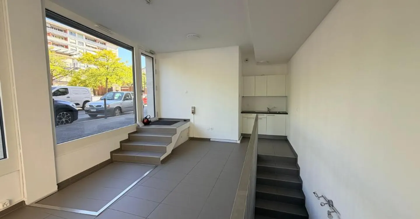Arcade von ca. 36 m2 im Erdgeschoss + 37 m2 im Keller im Stadtteil Saint-Jean - Foto 11 von 11