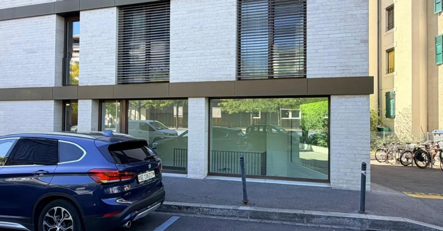 Arcade von ca. 36 m2 im Erdgeschoss + 37 m2 im Keller im Stadtteil Saint-Jean - Foto 8 von 11