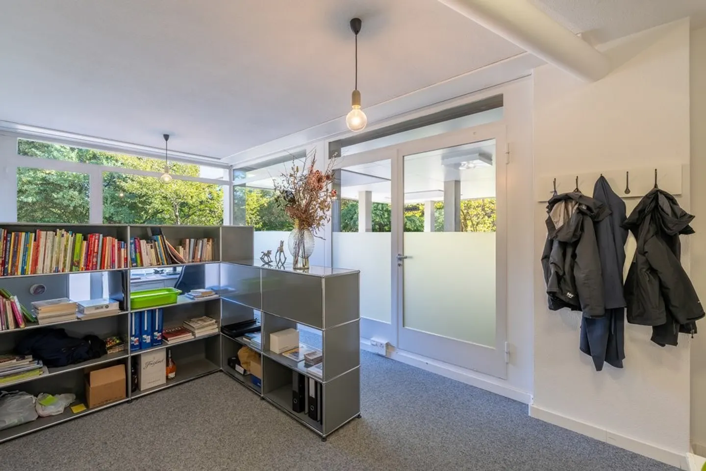 Büro-Praxis-Geschäfts-Räumlichkeiten (4 Räume+WC) ca. 97m2 im EG - Photo 1 of 12