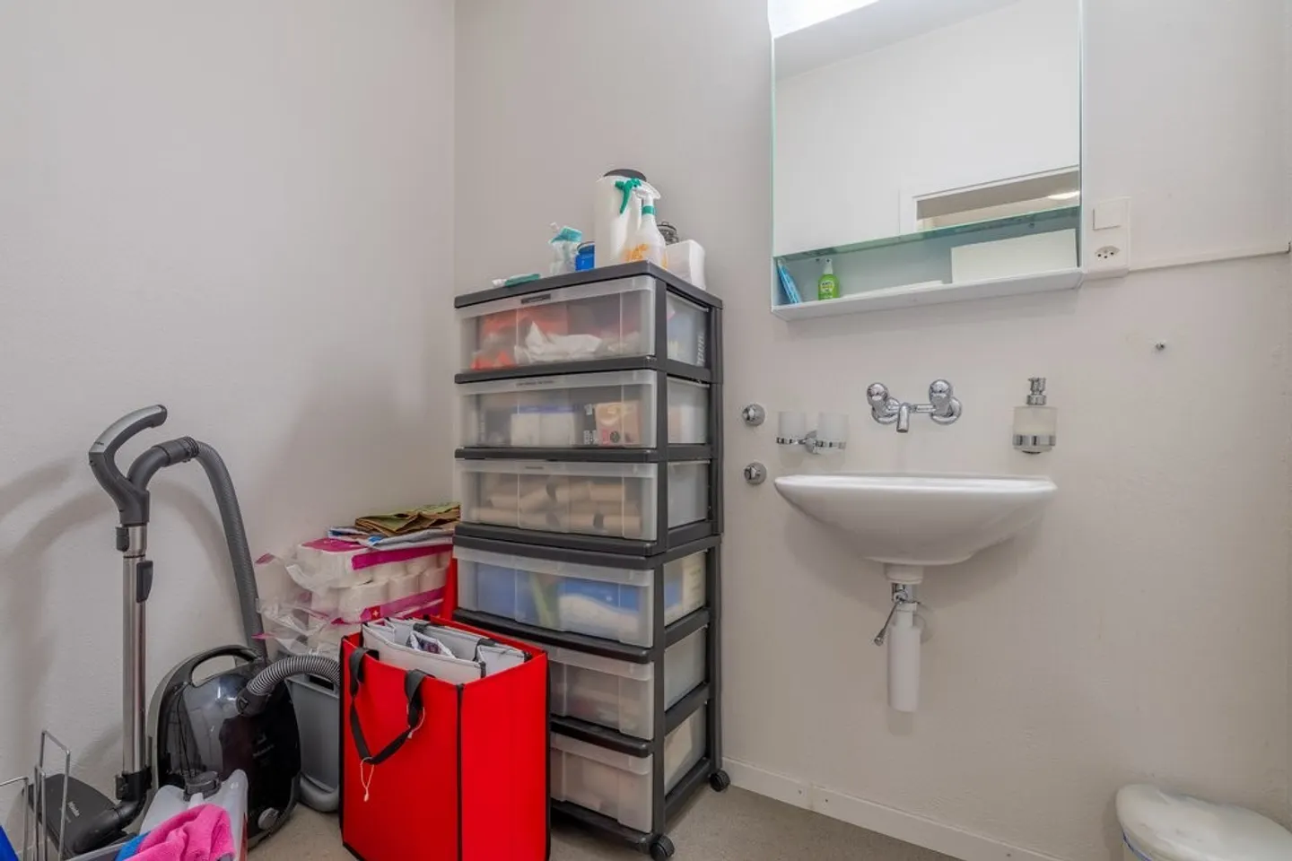 Büro-Praxis-Geschäfts-Räumlichkeiten (4 Räume+WC) ca. 97m2 im EG - Photo 8 of 12