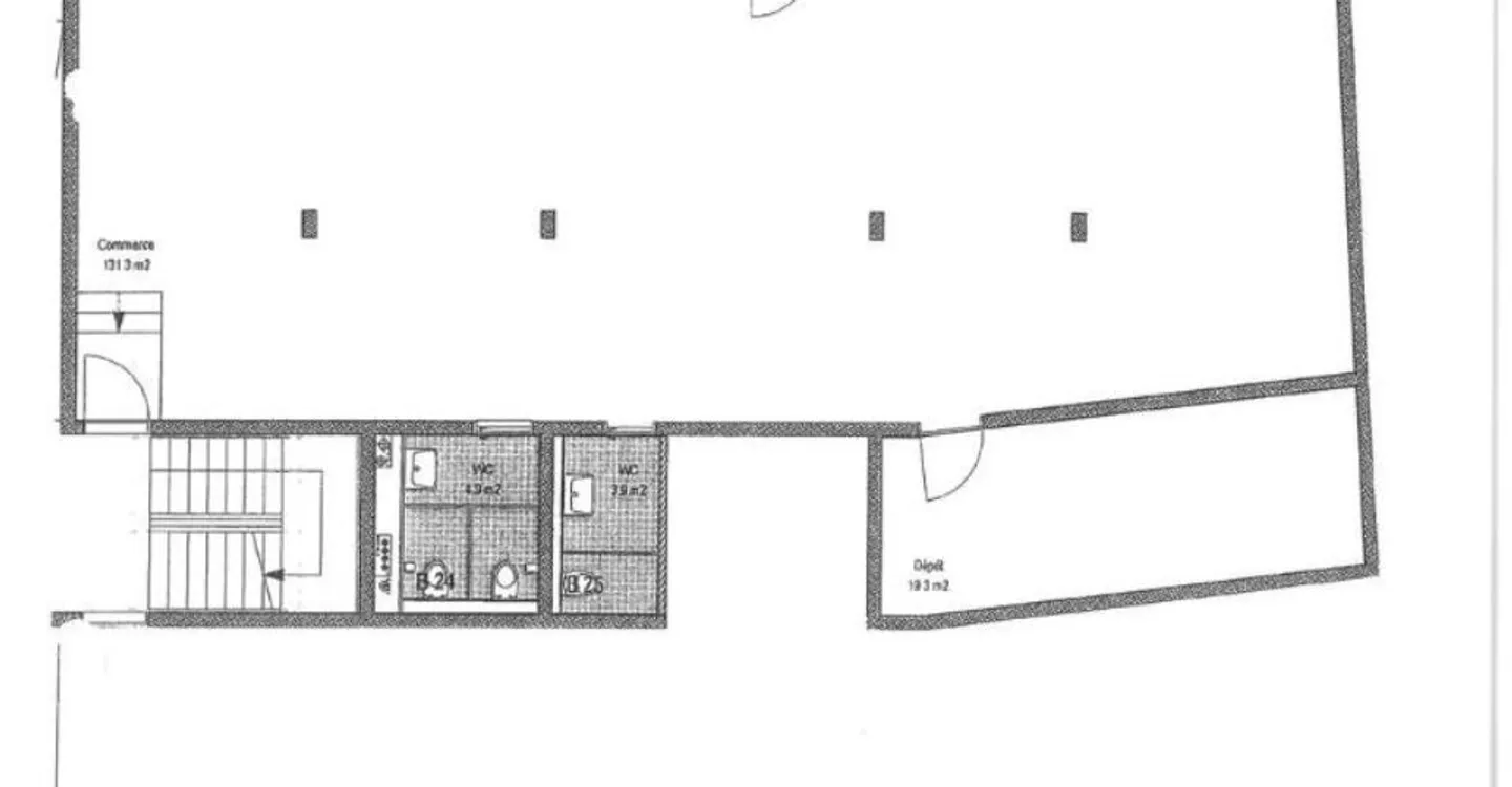GROßE HANDELSFLÄCHE VON CA. 159 M² IM ERDGESCHOSS MIT GROßEN FENSTERN - Foto 2 von 5