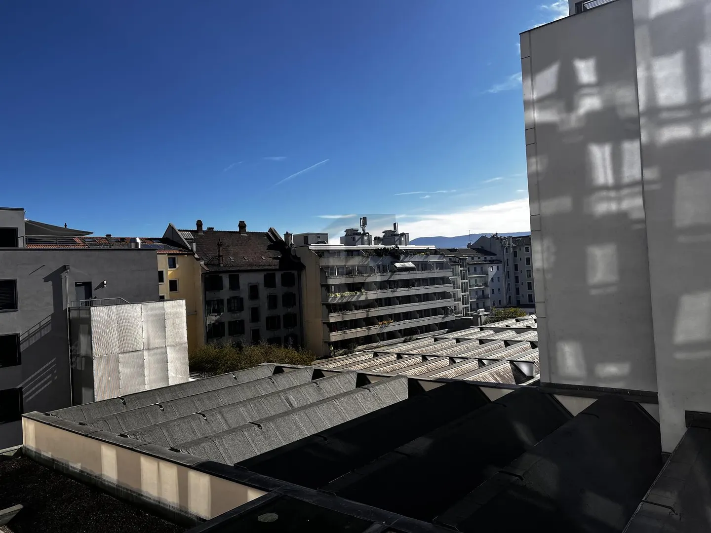 BUREAU SOUS GARE AVEC VUE PLEIN SUD - Foto 4 di 6
