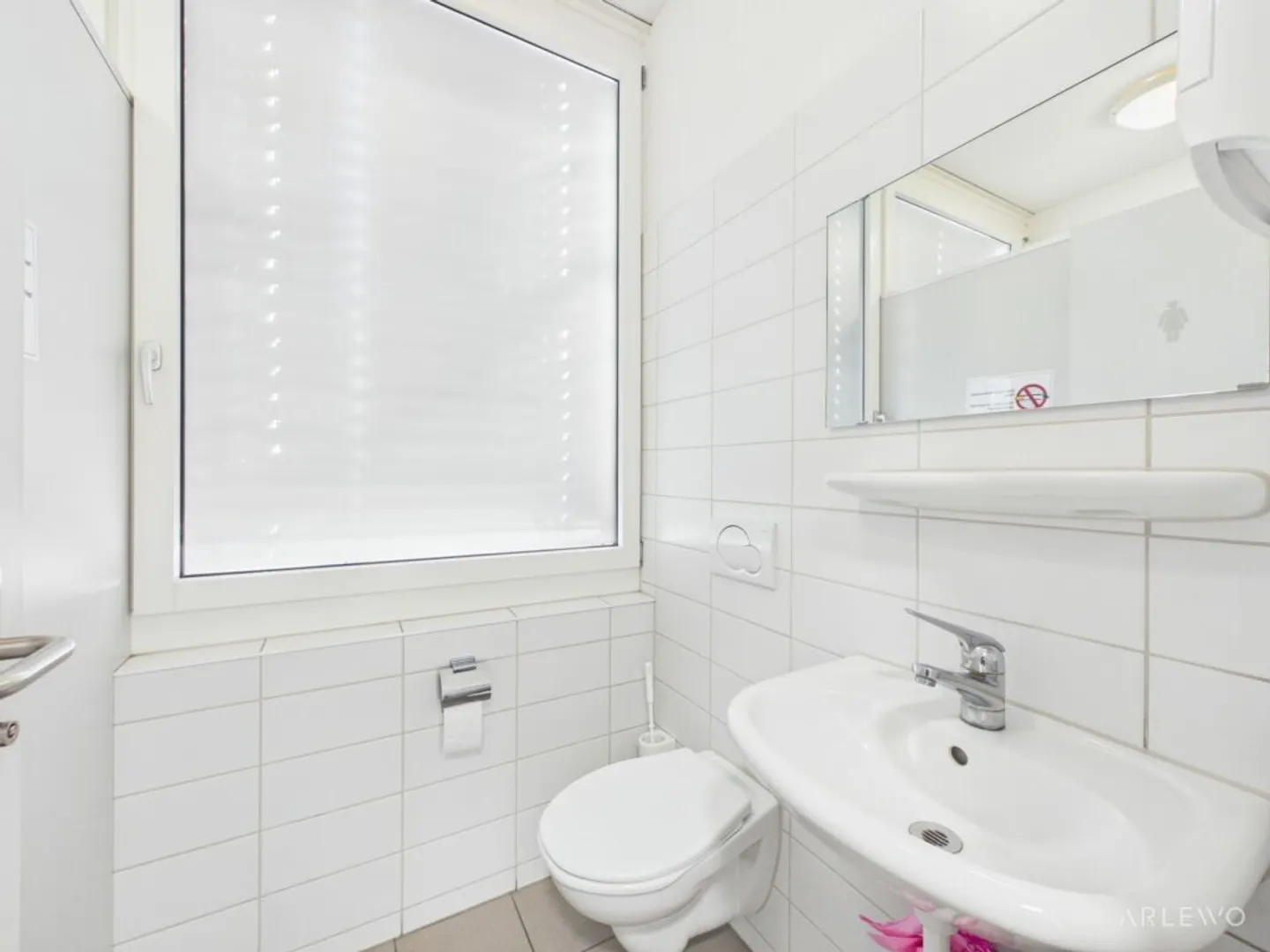 Espaces de pratique et de bureau à Hünenberg avec de la place pour vos services - Photo 13 sur 13
