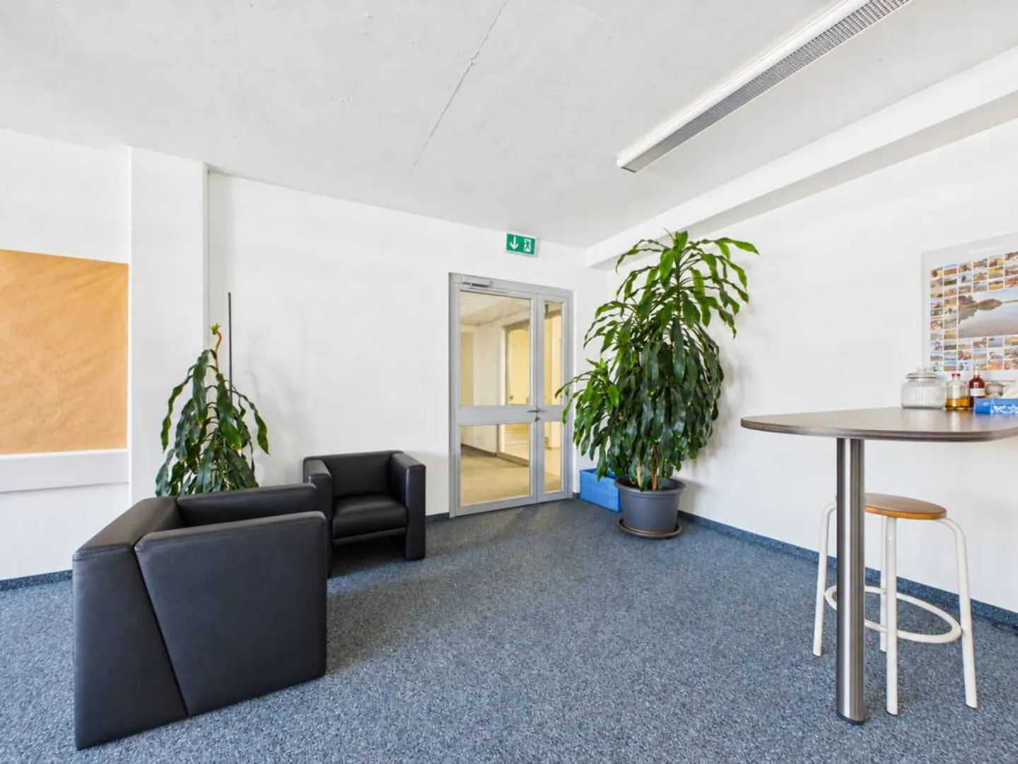 Espace de pratique, bureau ou service dans un emplacement attrayant à Hünenberg - Photo 7 sur 13