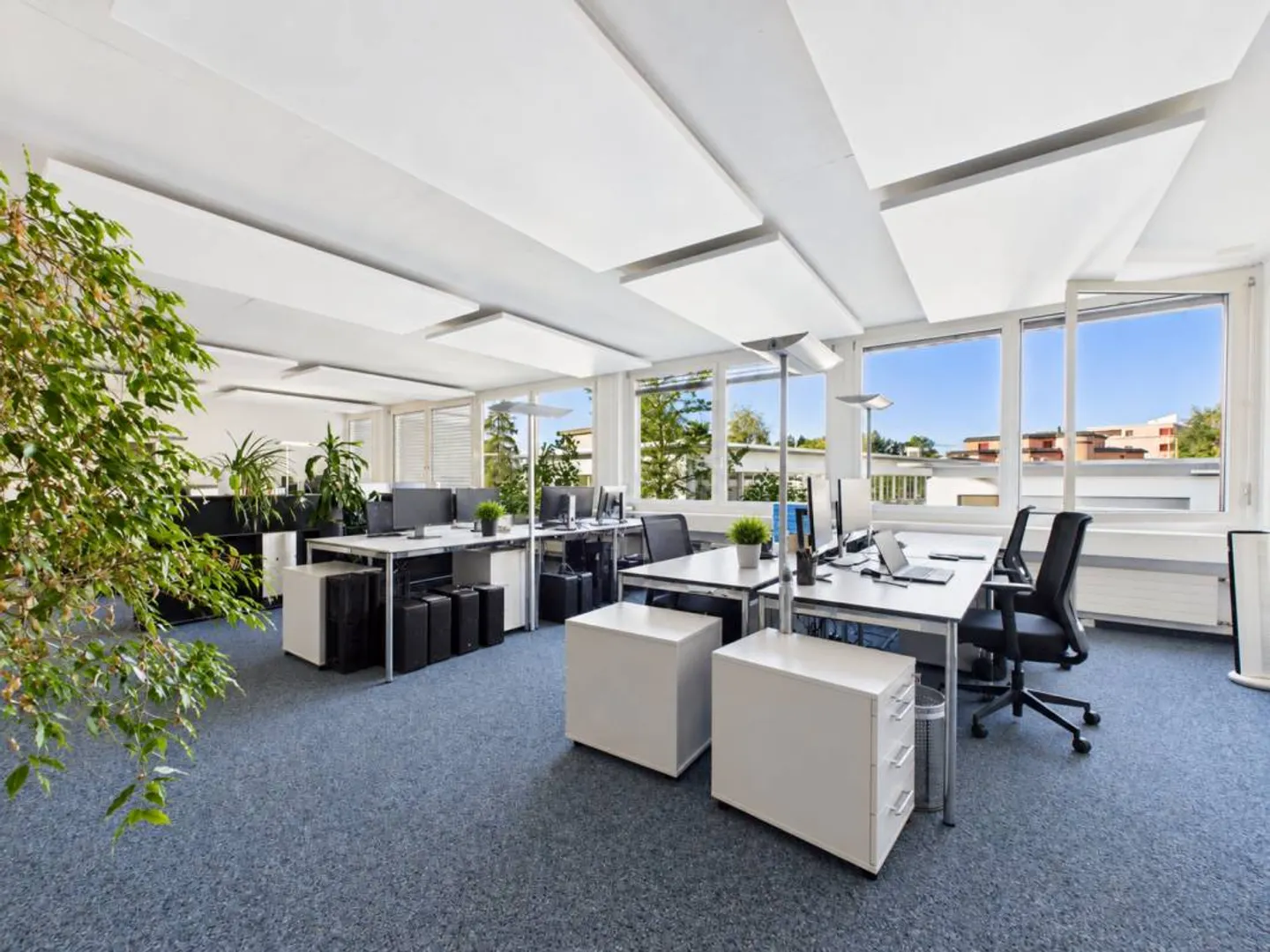 Espace de pratique, bureau ou service dans un emplacement attrayant à Hünenberg - Photo 1 sur 13