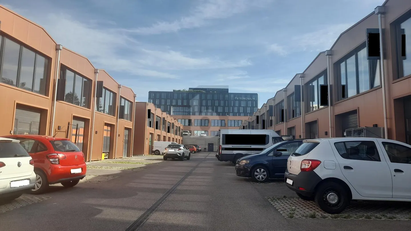 Duplex Gewerbefläche mit Parkplatz - Foto 1 von 6