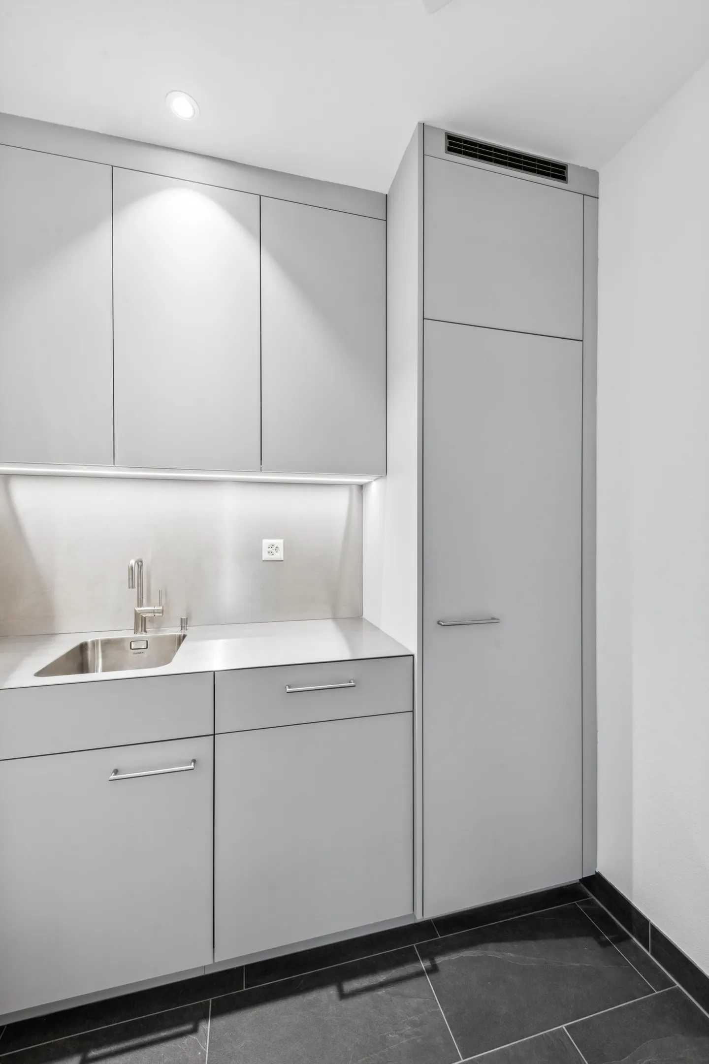 Espace de pratique moderne avec jardin - Photo 3 sur 13