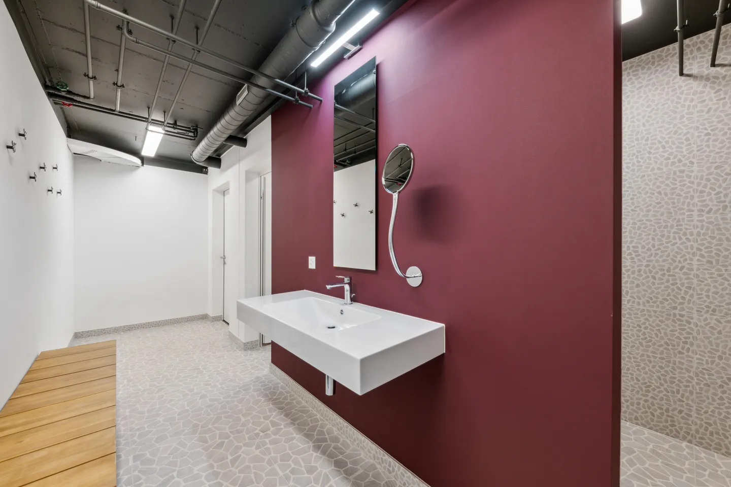 Espace de pratique moderne avec jardin - Photo 5 sur 13