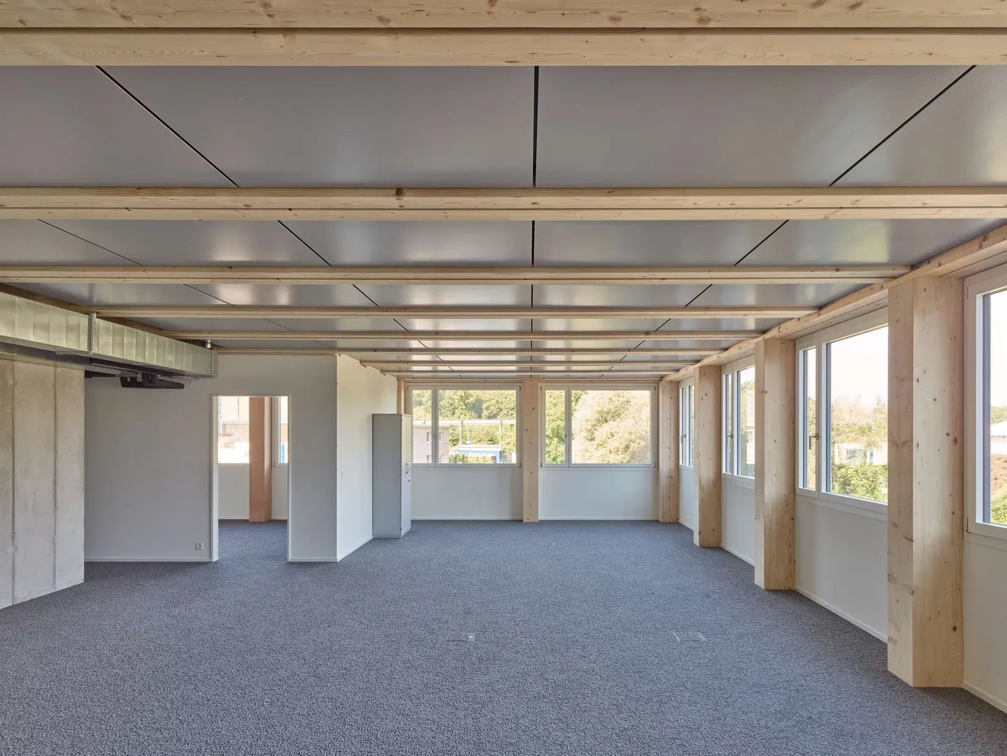 680 m² office space for rent in the new Isemeyer area in Rheinfelden! - Photo 9 of 13