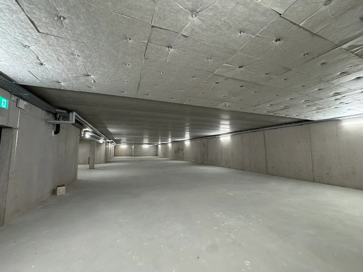 Storage space in an excellently developed location - Photo 3 of 4
