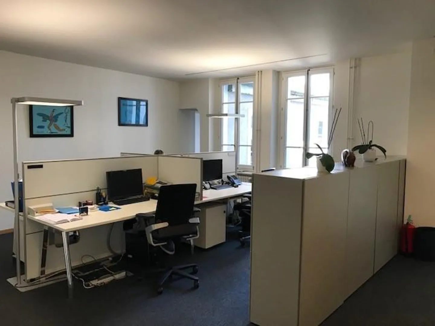 Located on the 3rd floor, this office has a total area of approximately 211 m² - Photo 4 of 9