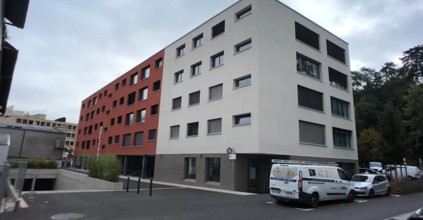 Building located in Carouge - Photo 2 of 2