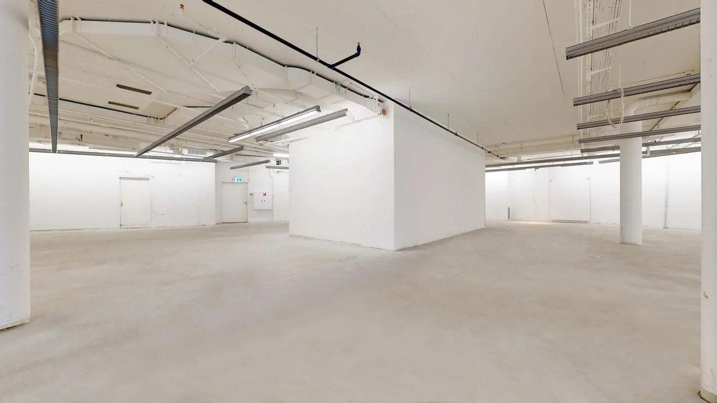 699 m² Sales Area Directly Next to New Yorker! - Photo 9 of 10