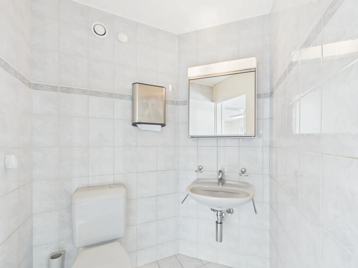 Versatile Office Space in the Heart of Sarnen - Photo 9 of 13