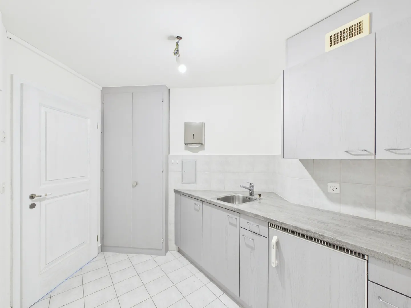 Versatile Office Space in the Heart of Sarnen - Photo 5 of 13