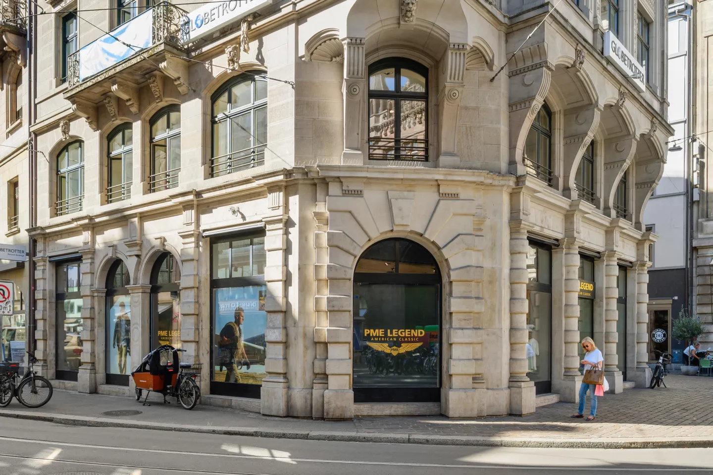 Visibilité maximale grâce à une vitrine de 180° sur la Gerbergasse - Photo 1 sur 11