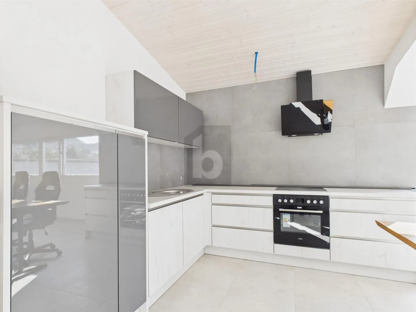 MODERNE, CENTRAL & LUMINEUX - Photo 2 sur 3