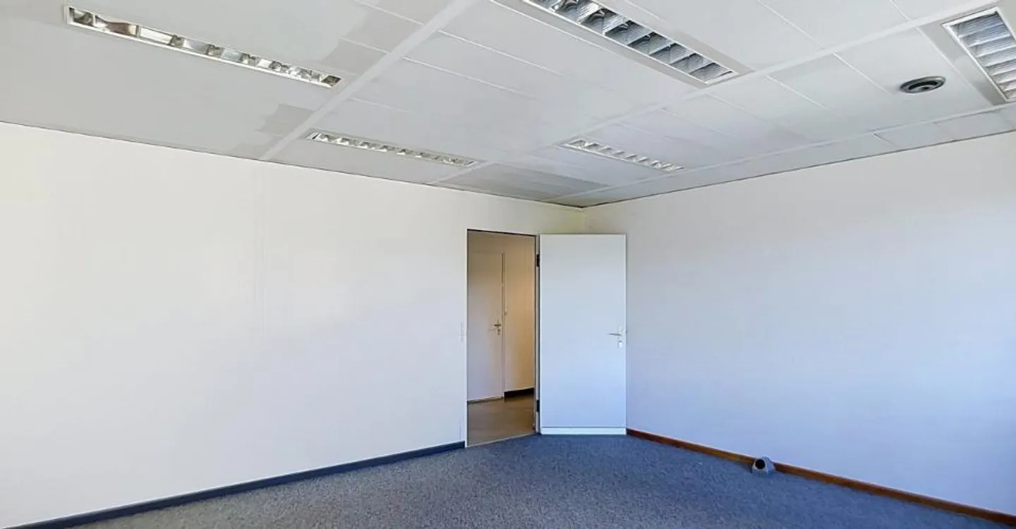 Bureaux de Qualité à Louer - Photo 2 sur 7