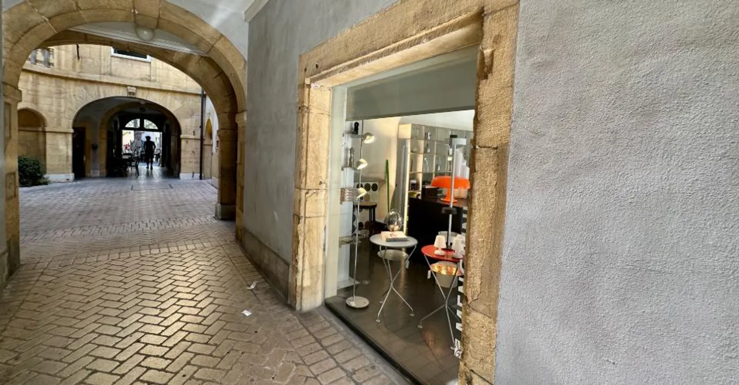 Spazio commerciale a Neuchâtel - Foto 1 di 11