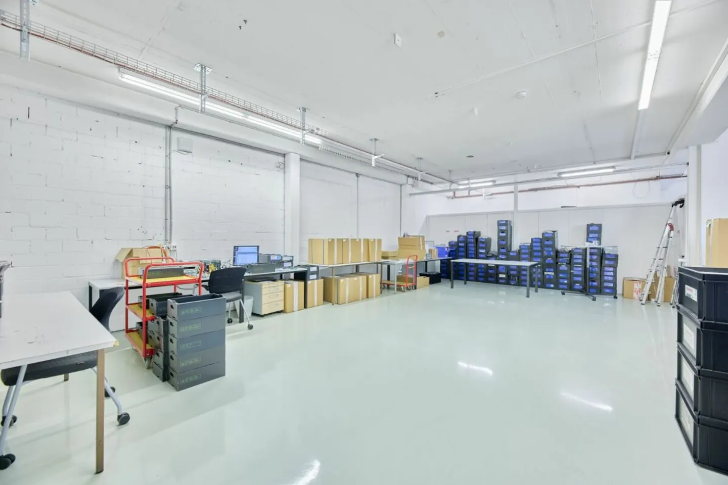 Versatile Commercial Property in Oftringen - Photo 6 of 13