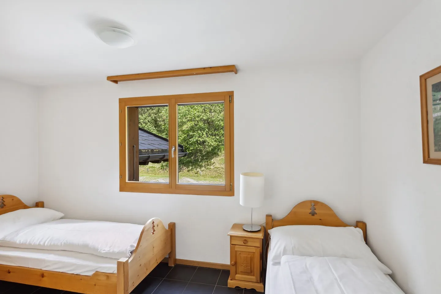 Charming 3.5 rooms with garden for sale in Val-d'Illiez! - Photo 2 of 11