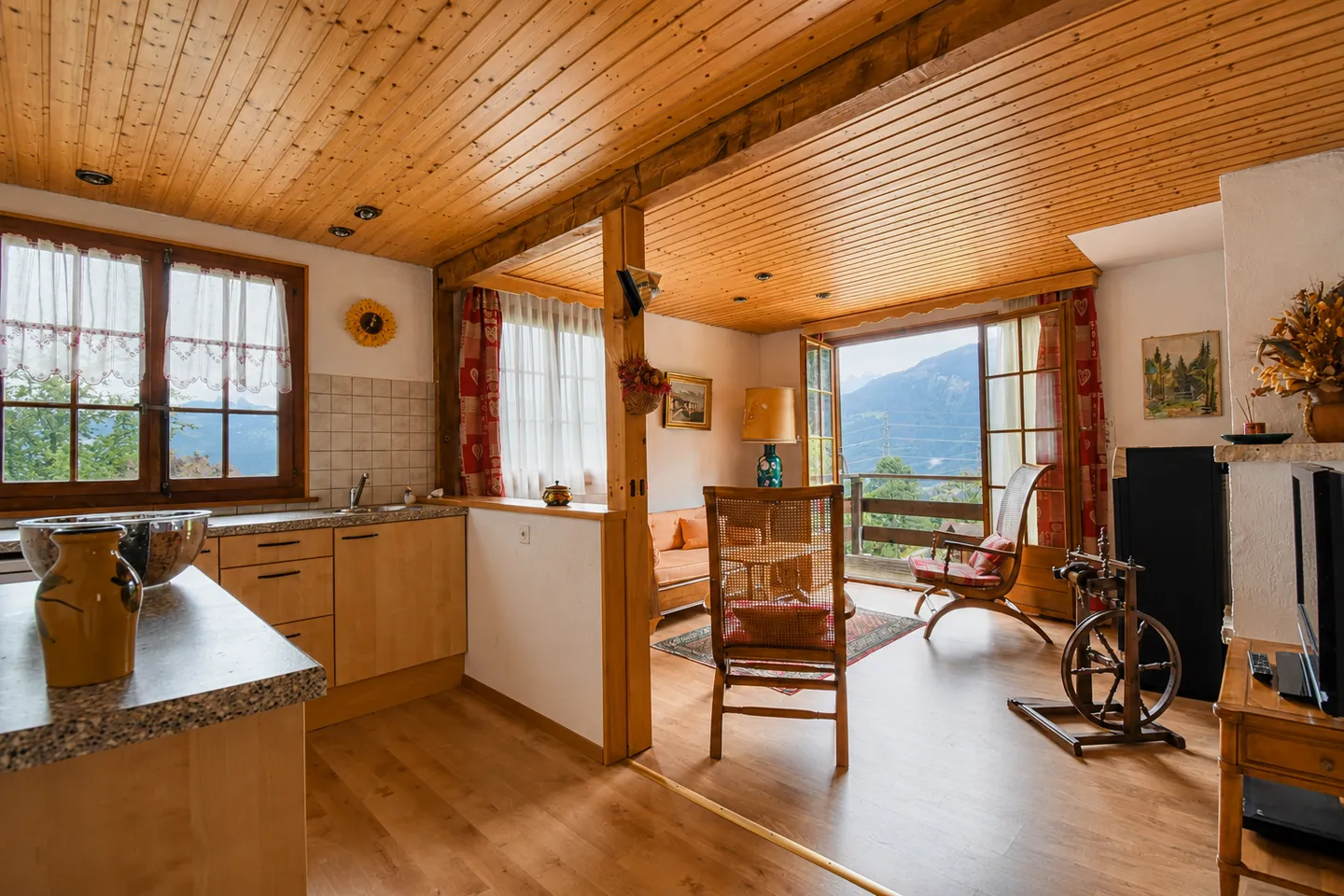Charming chalet in the green setting of Daviaz - Photo 4 of 13