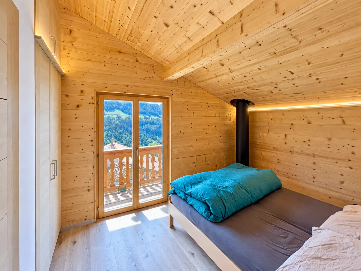 Magnificent chalet with unobstructed view of the Dents-du-Midi - Photo 8 of 13