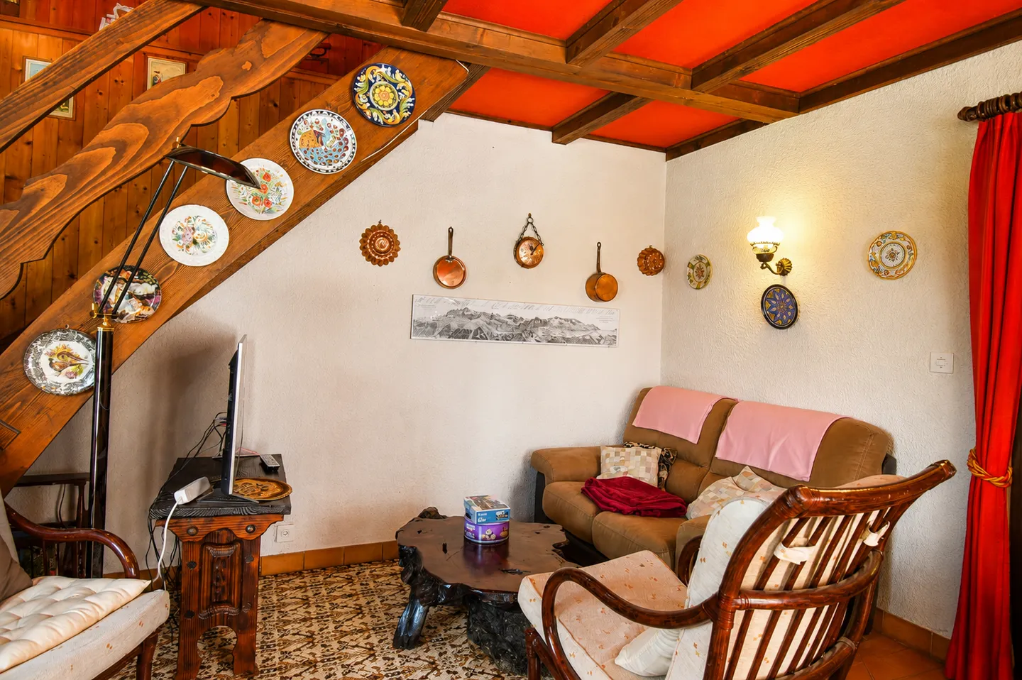 Charming Chalet with Mountain View - Photo 5 of 13