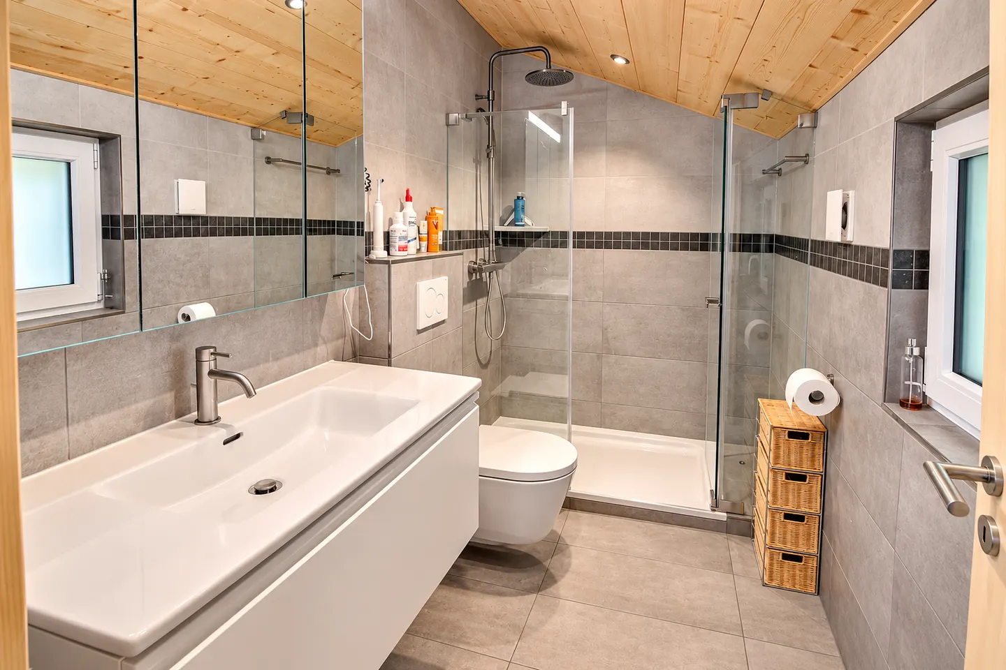 Magnificent chalet with unobstructed view of the Dents-du-Midi - Photo 11 of 13