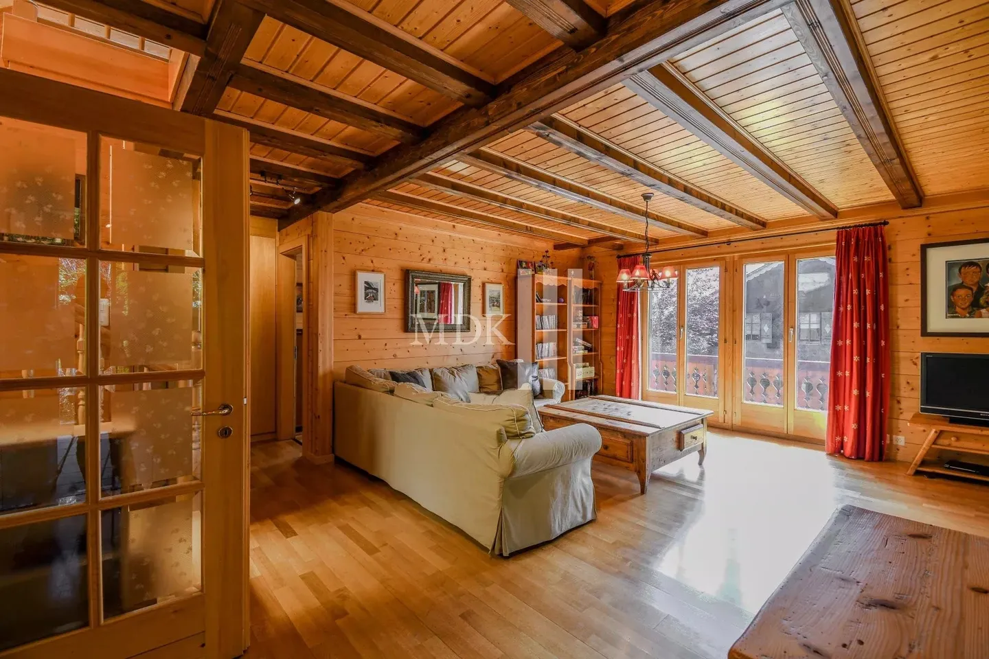 Wunderschönes Chalet ideal im Herzen des Dorfes gelegen - Foto 3 von 13
