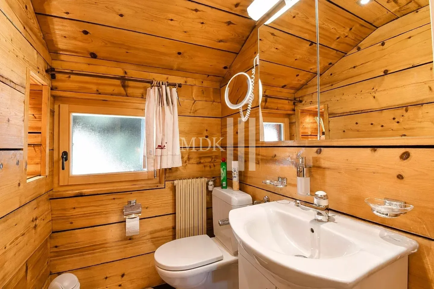 Chalet de Luxe avec Accès Ski - Photo 12 sur 13