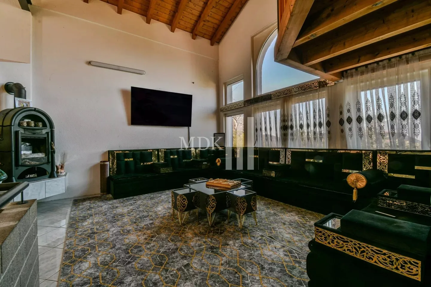 Bellissimo chalet in una zona tranquilla a Choëx - Foto 4 di 13