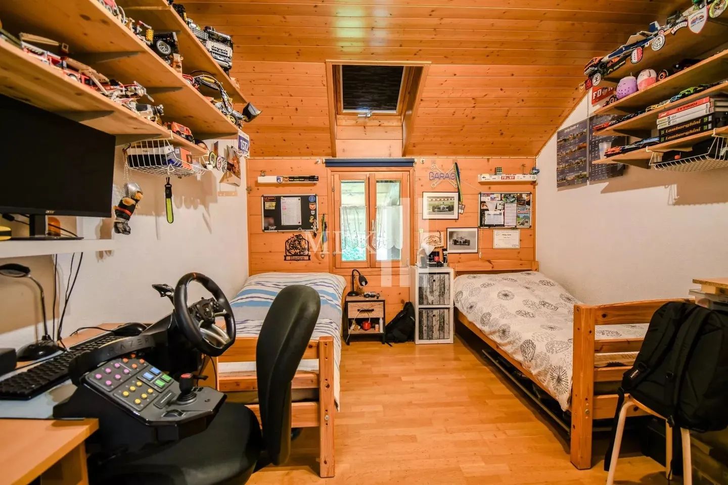 Authentic chalet with two apartments - Photo 4 of 13