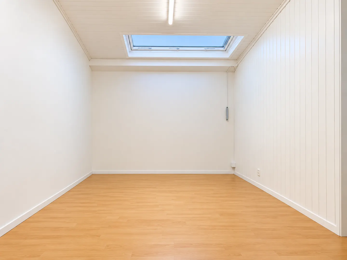 Spacious commercial space for rent in Monthey - Photo 3 of 7