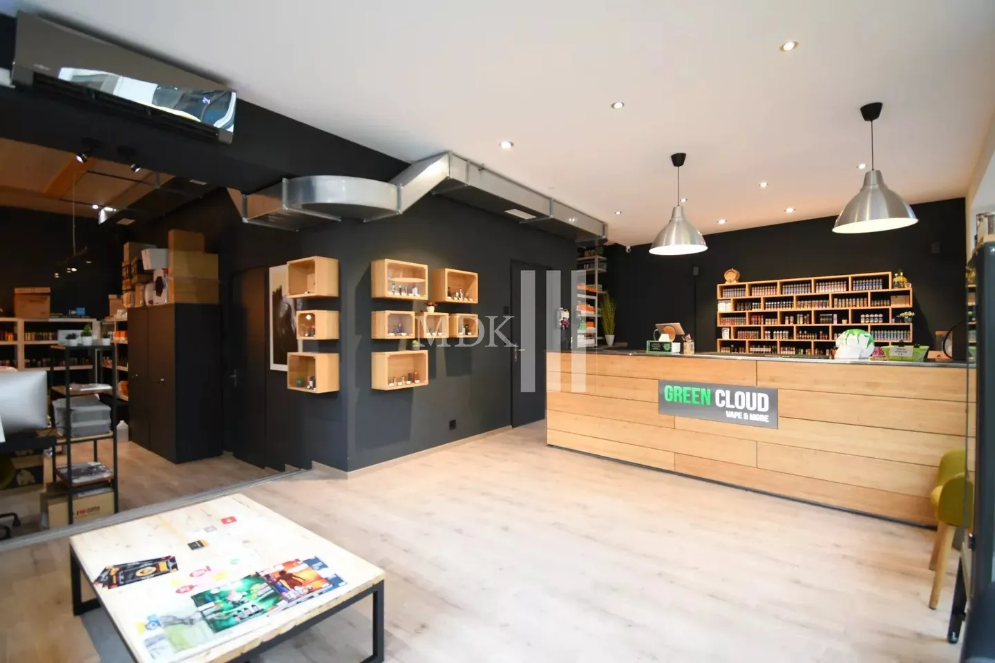 Espace Commercial Spacieux - Photo 1 sur 6