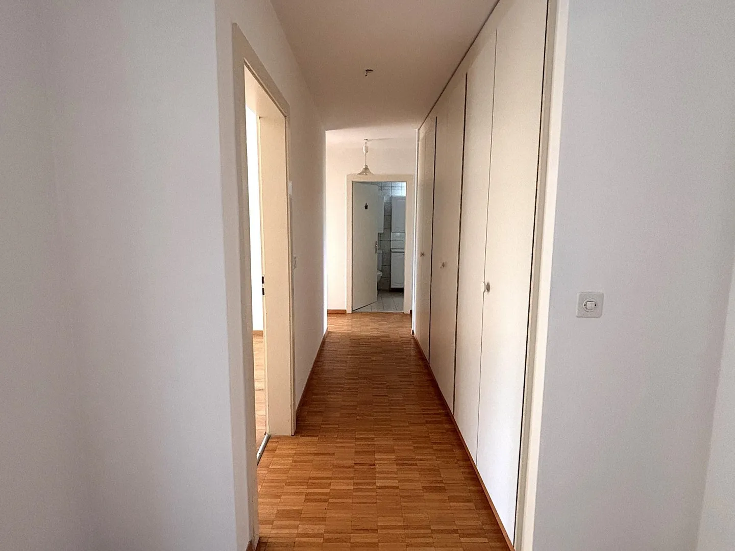 Spacious 4.5-room apartment with a view of Lake Geneva - Photo 3 of 10