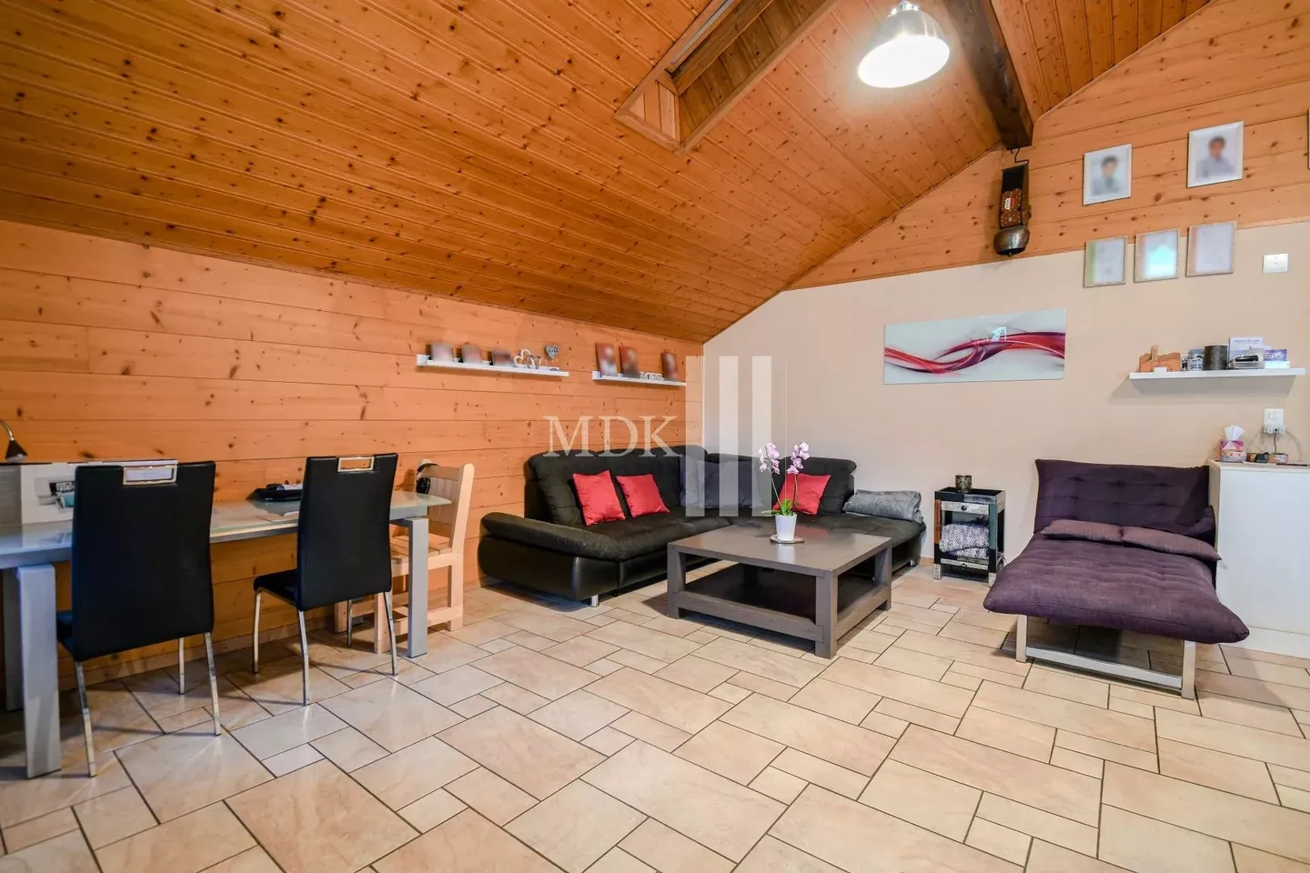 Authentic chalet with two apartments - Photo 3 of 13