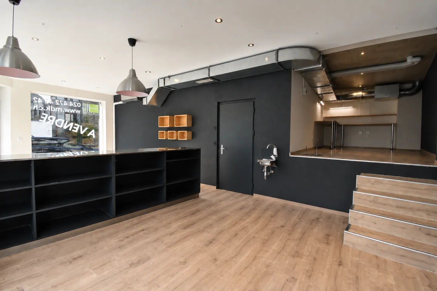 Spacious commercial space in downtown Monthey - Photo 2 of 6