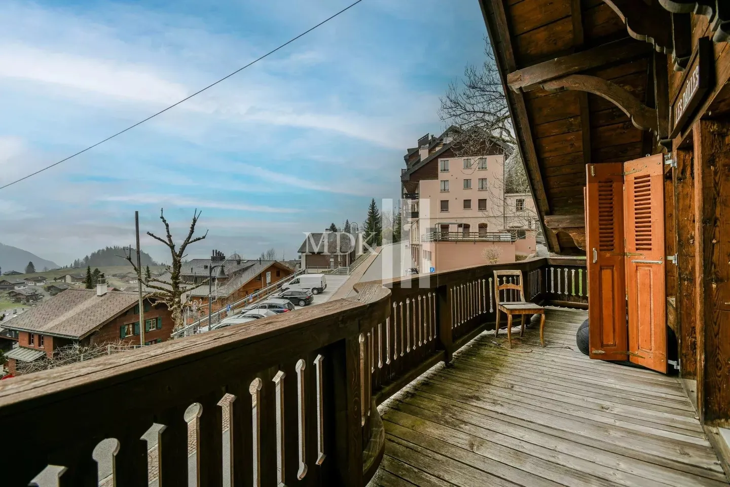 Magnificent chalet including an apartment and a commercial space in Leysin - Photo 13 of 13