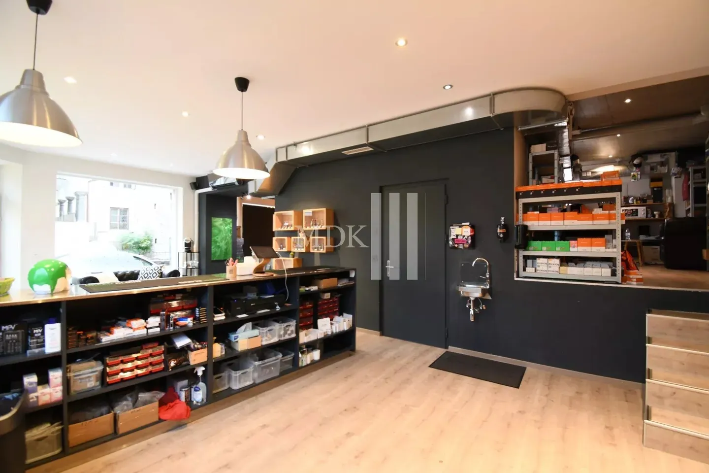 Espace Commercial Spacieux - Photo 3 sur 6
